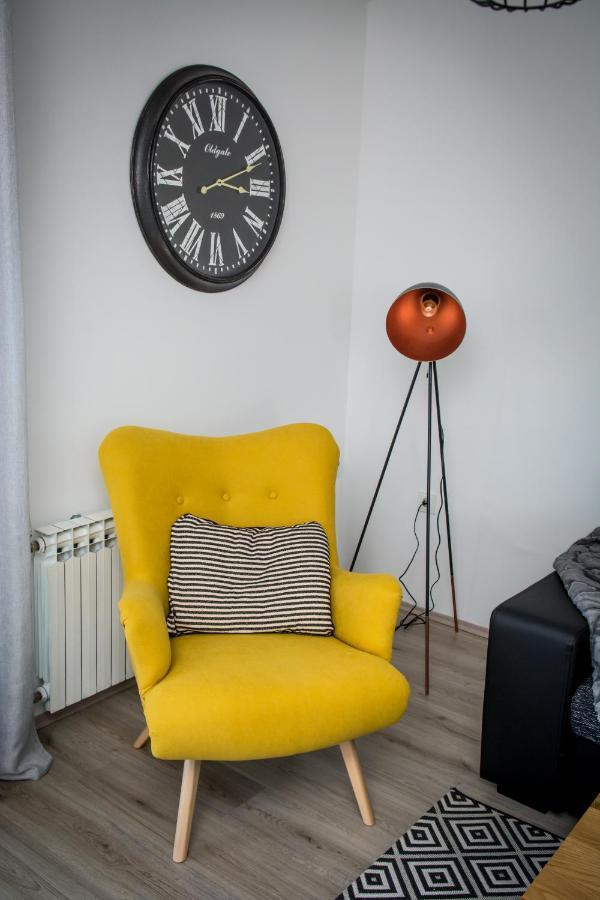 Sky Appartement Slavonski Brod Buitenkant foto