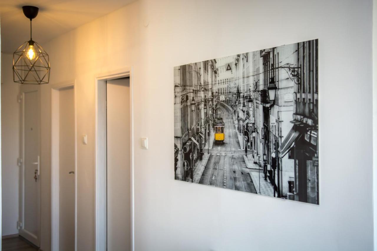Sky Appartement Slavonski Brod Buitenkant foto