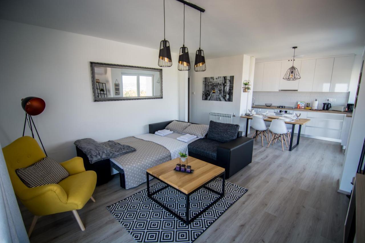 Sky Appartement Slavonski Brod Buitenkant foto
