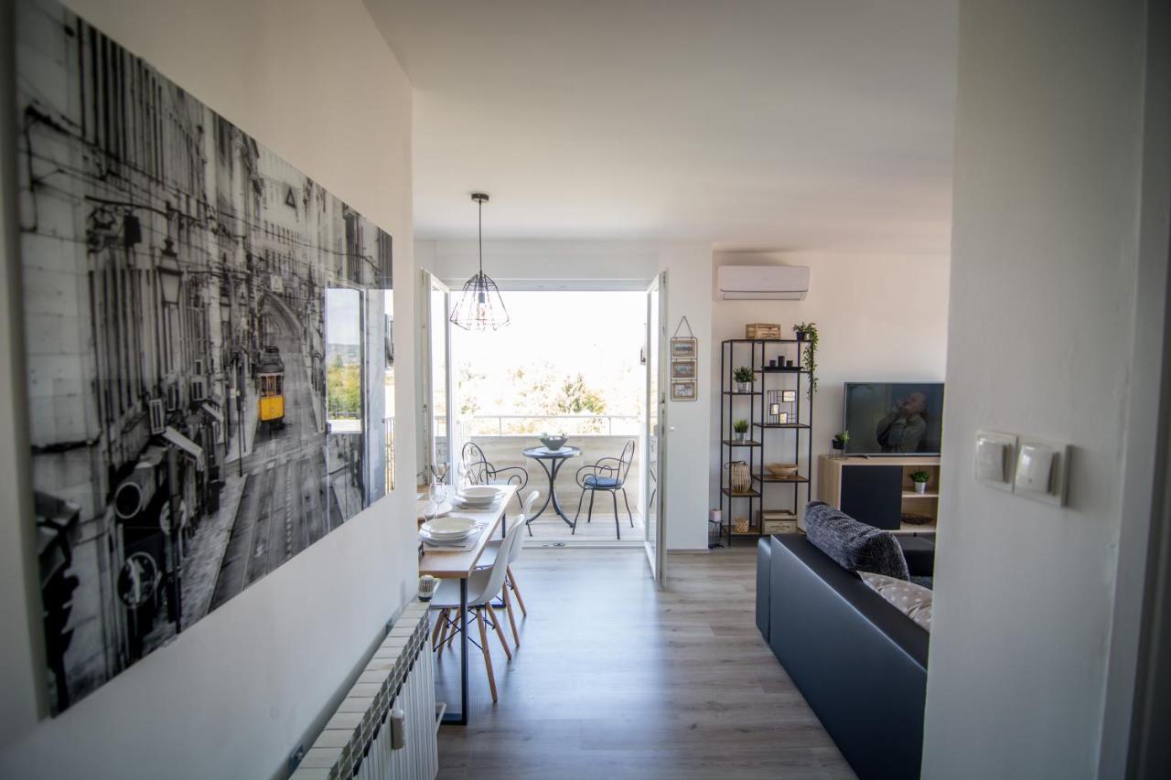 Sky Appartement Slavonski Brod Buitenkant foto