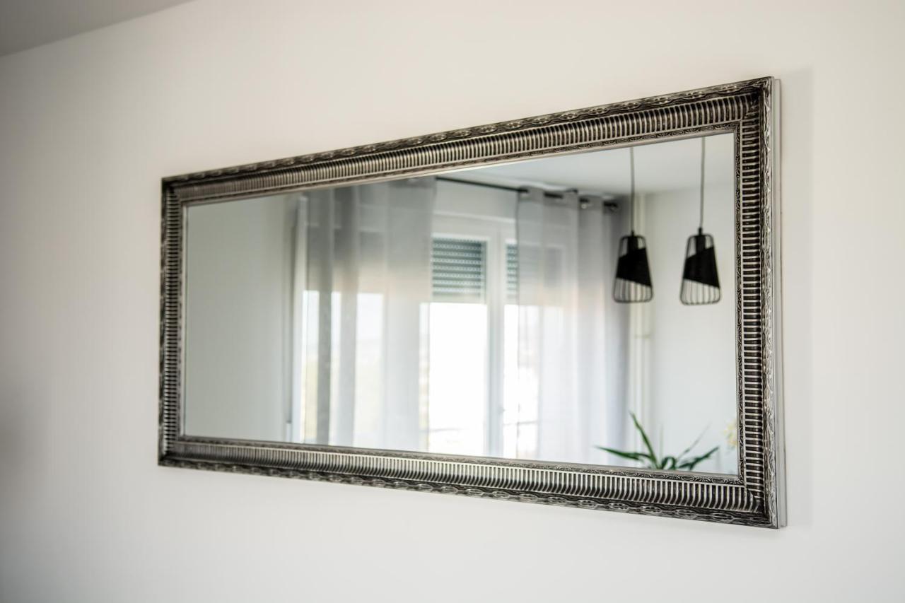 Sky Appartement Slavonski Brod Buitenkant foto