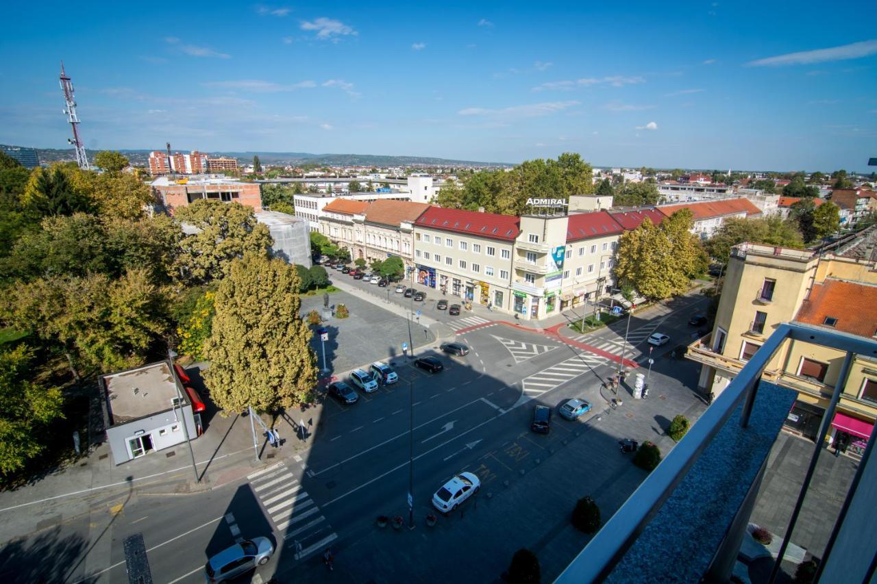 Sky Appartement Slavonski Brod Buitenkant foto