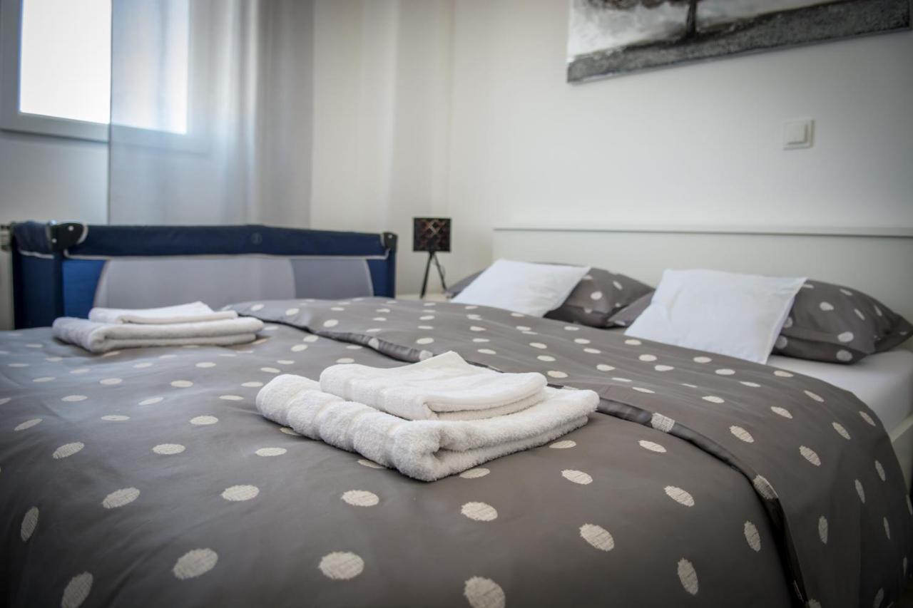Sky Appartement Slavonski Brod Buitenkant foto